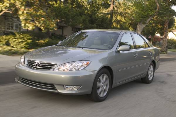 2005 toyota camry xle car model.